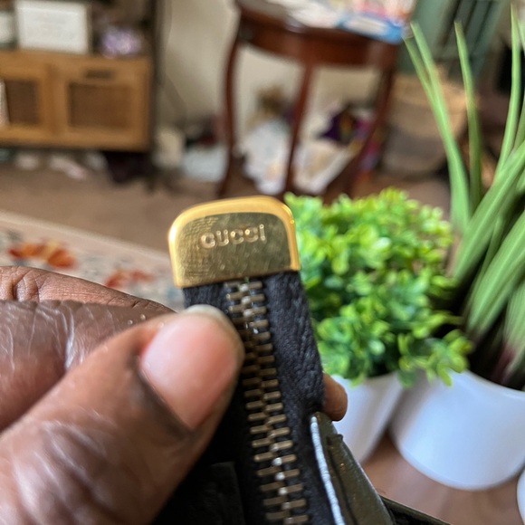 Gucci Made in Italy Canvas Leather Trim Shoulder Bag - Picture 2 of 9